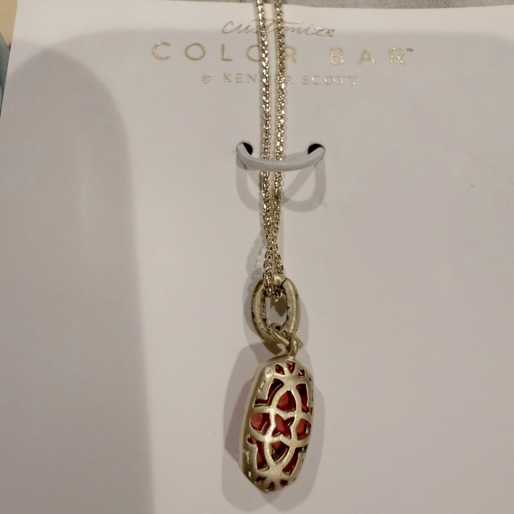 Kendra Scott Gold Necklace with Orange Veined Pendant - Picture 6 of 6
